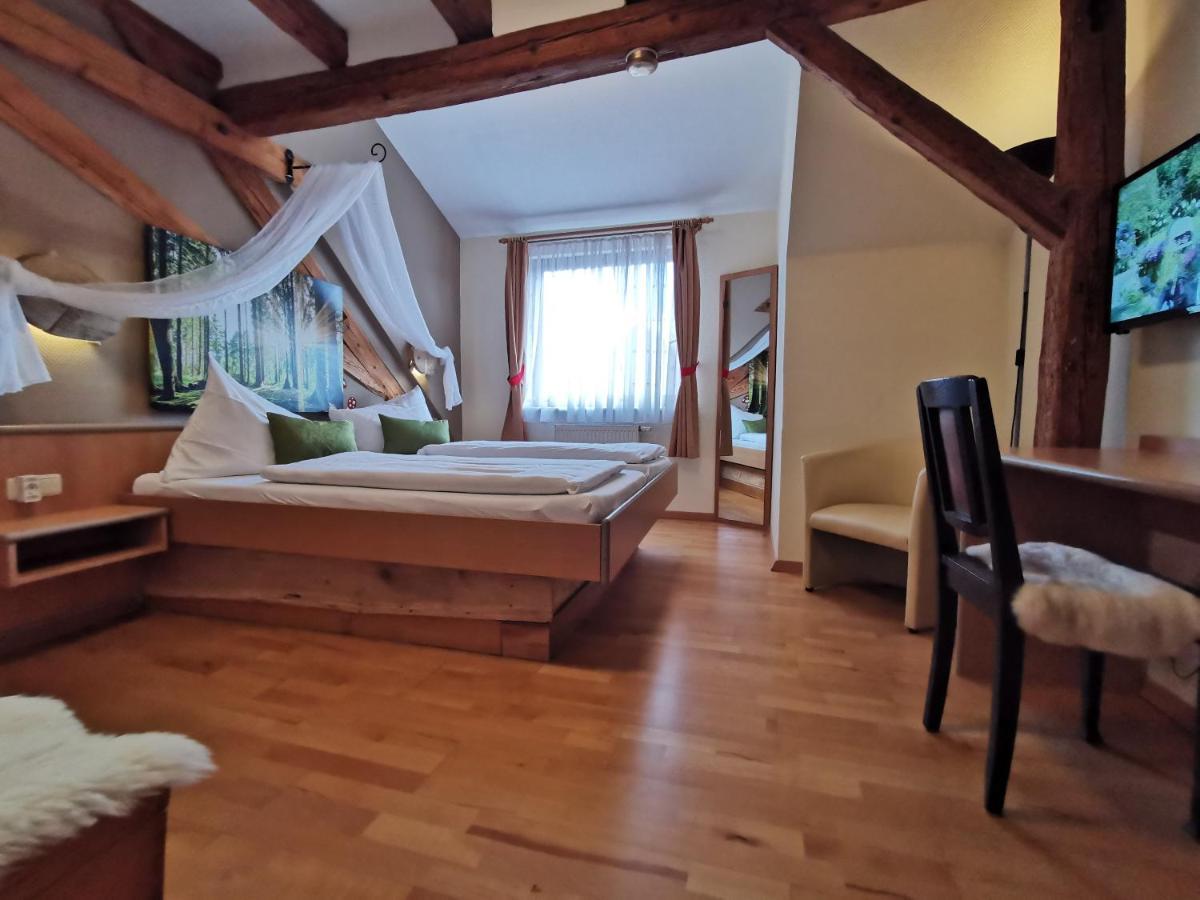 & Drei Lilien Hotel